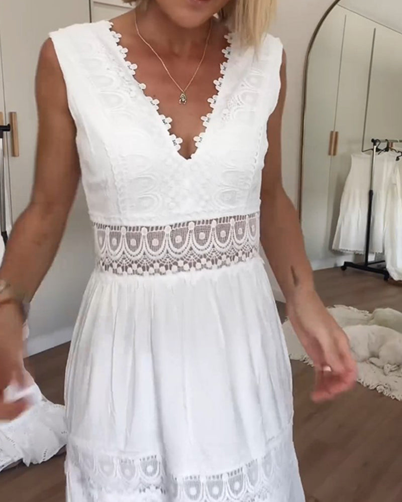 Lera | Elegant Lace Dress with V-Neck